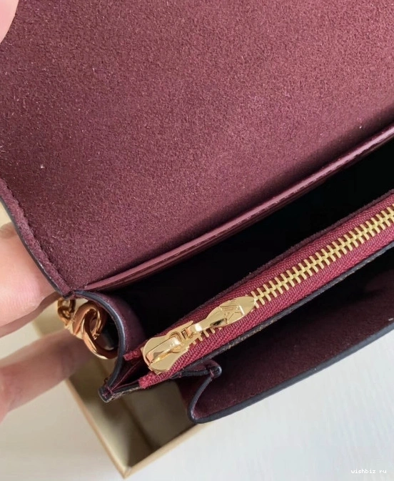 WIS LOUIS WALLET VUITTON CHAIN VAVIN 0121